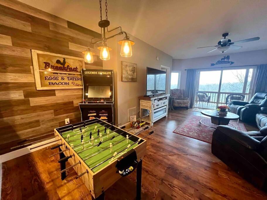 Red Rooster Family Cabin W/Hot Tub+Fire Pit+View Franklin Ngoại thất bức ảnh
