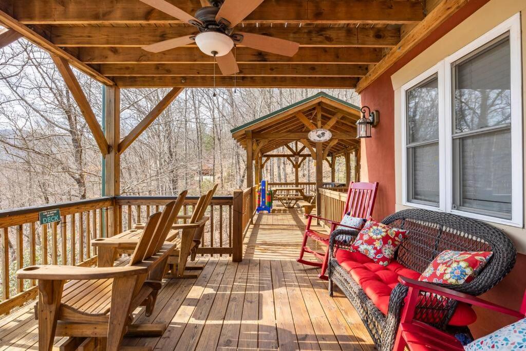 Red Rooster Family Cabin W/Hot Tub+Fire Pit+View Franklin Ngoại thất bức ảnh